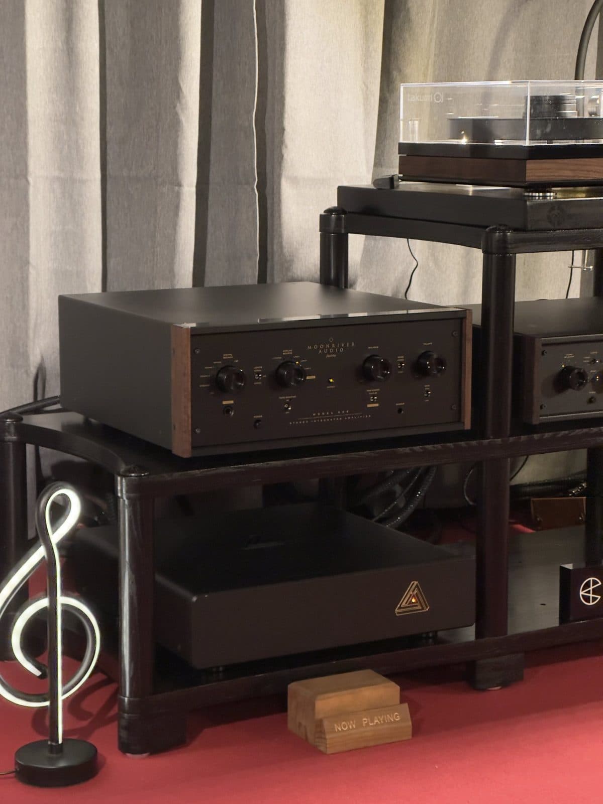Moonriver Model 606 amplifier playing vinyl at HIGH END Vienna 2026